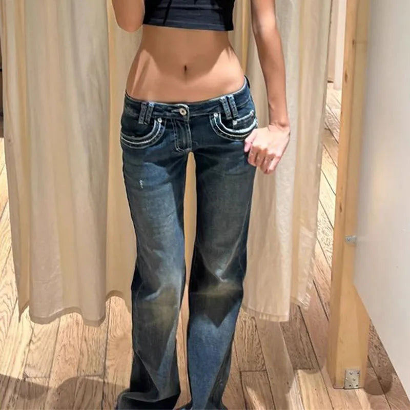 Vintage High Street Low-Waisted Jeans
