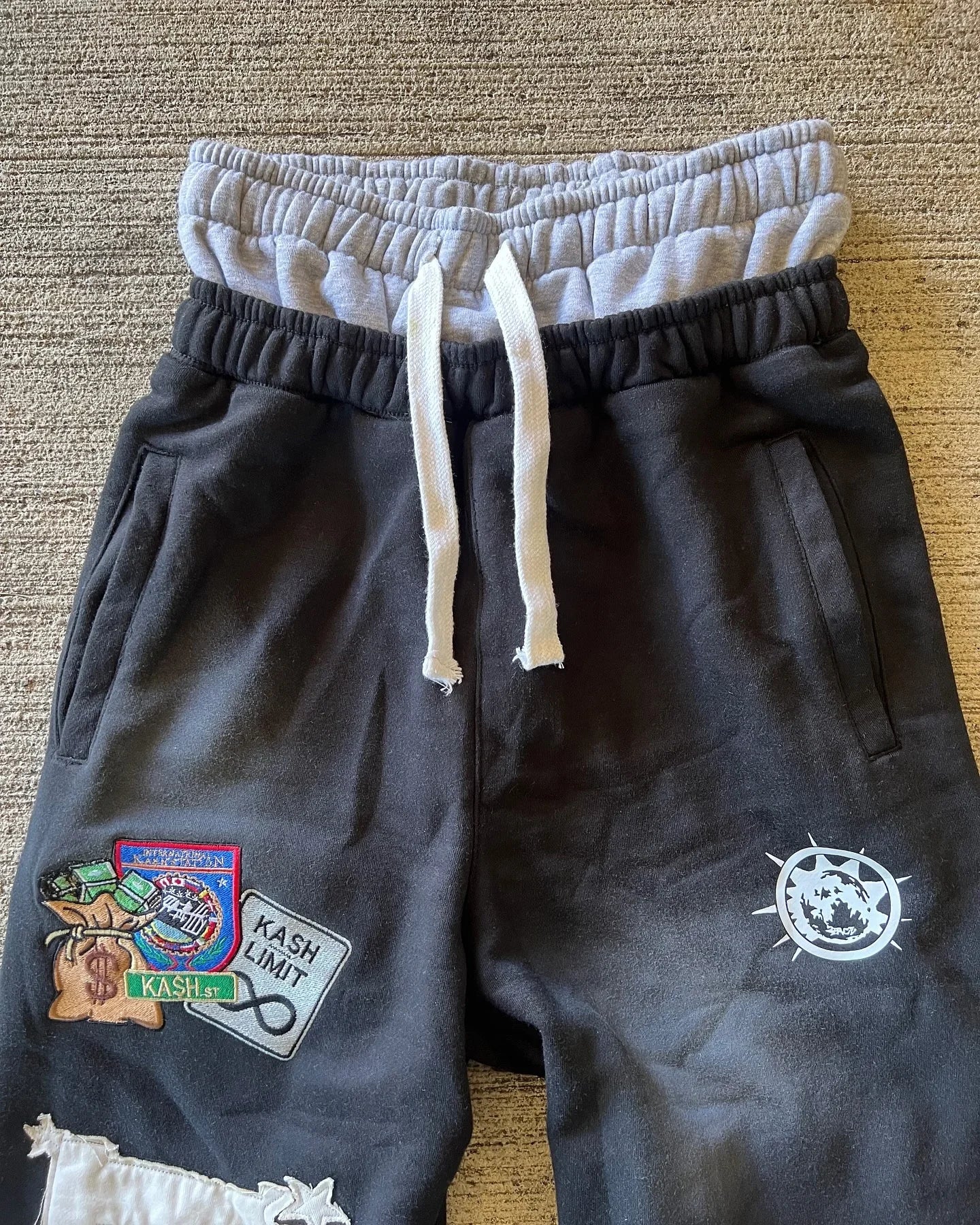 Retro-Hosen mit amerikanischen Buchstabenaufnähern, doppellagig, Y2K-Design, Baggy-Sweatpants für Herren, Hip-Hop-Gothic-Jogginghose mit elastischem Bund