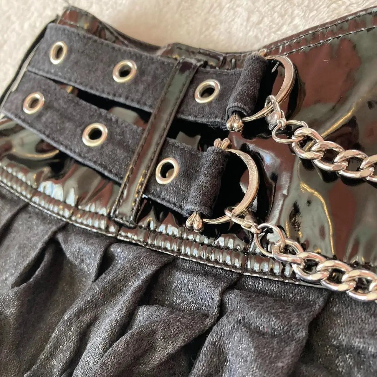 Y2K New Hot Girl Black Silver Skirt Women Harajuku Sexy Punk Low Waist Mini Skirt Gothic Black Leather Stitching Pleated Skirt - DRACO COUTURE