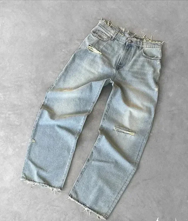 Schwarze Baggy-Jeans im Y2K-Stil