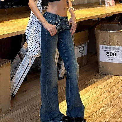 Vintage High Street Low-Waisted Jeans