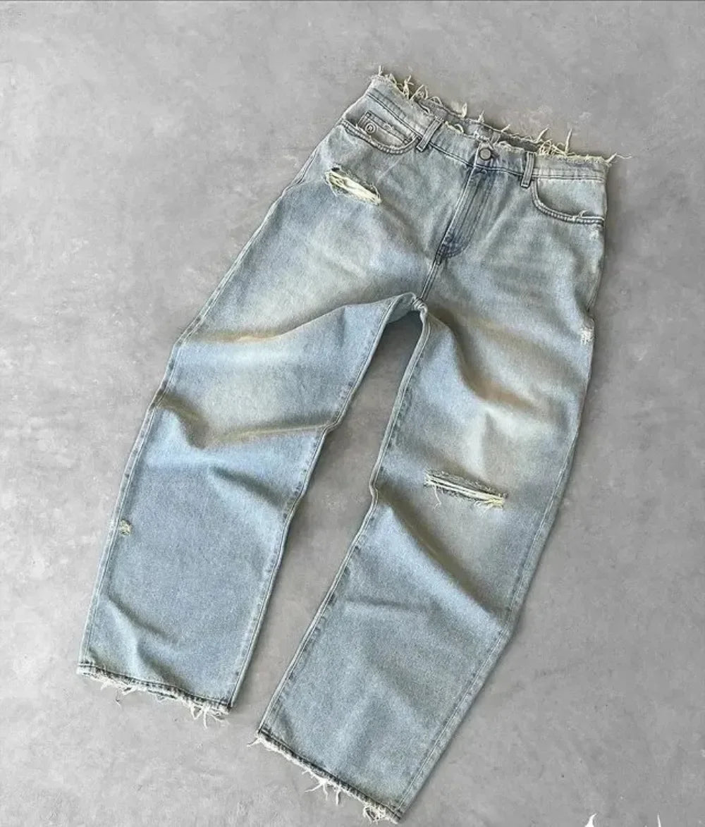 Schwarze Baggy-Jeans im Y2K-Stil
